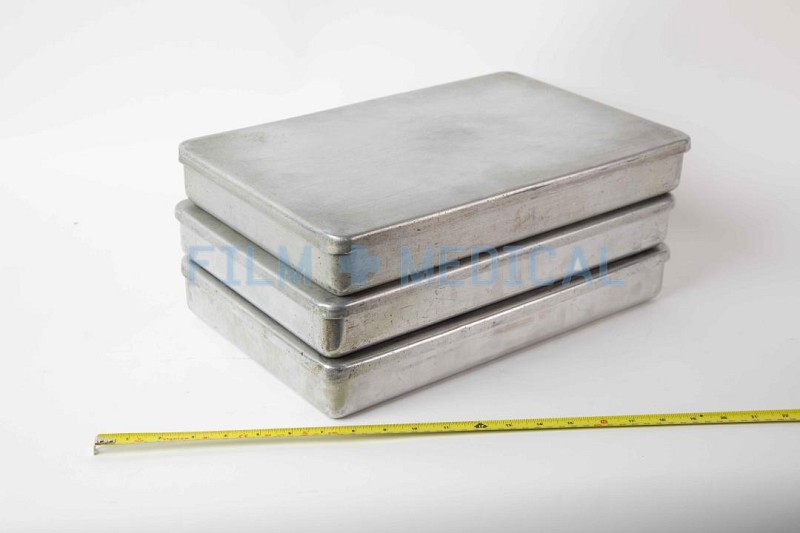 Trays Metal with Lids Large (priced individually)